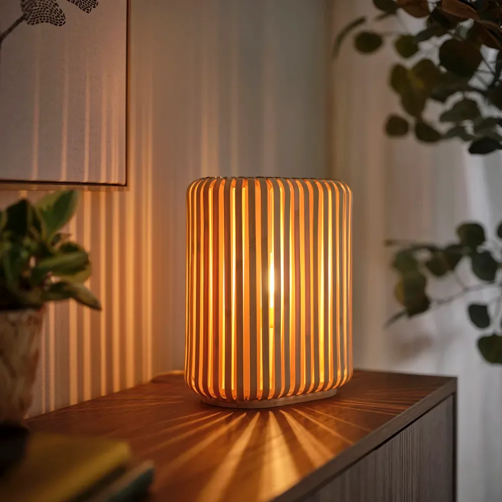 IKEA VARPTROSS: nova kolekcija svetil, ki iz bambusa naredi arhitekturni objekt za vaš dom