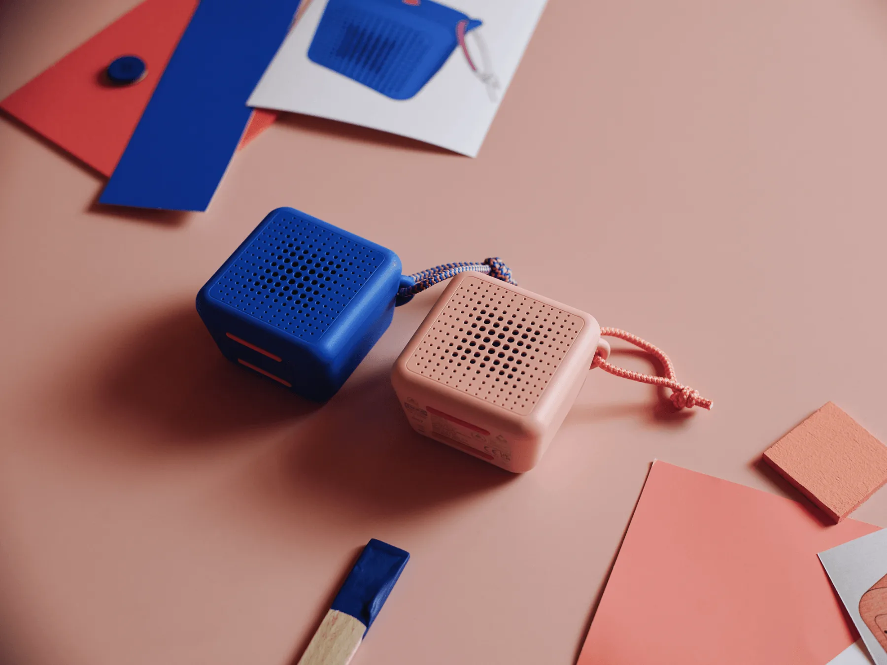 IKEA x Teklan dizajnerski zvočnik: Barvna eksplozija, ki bo vaš dom napolnila z zvokom in stilom!