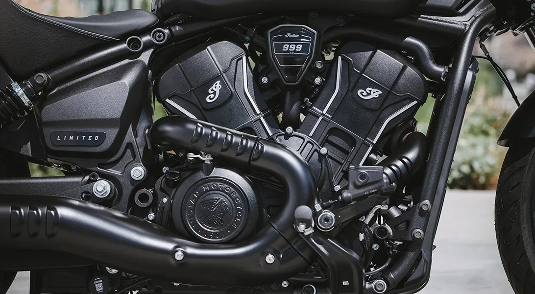 Indian Scout Sixty Bobber 2025: Umetnost minimalizma na dveh kolesih