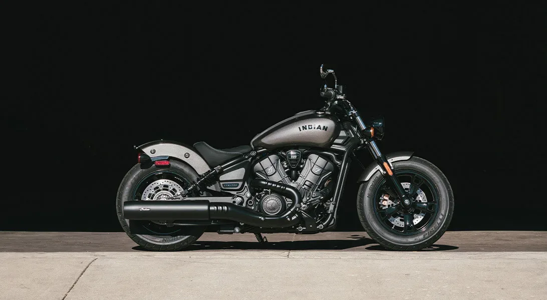 Indian Scout Sixty Bobber 2025: Umetnost minimalizma na dveh kolesih