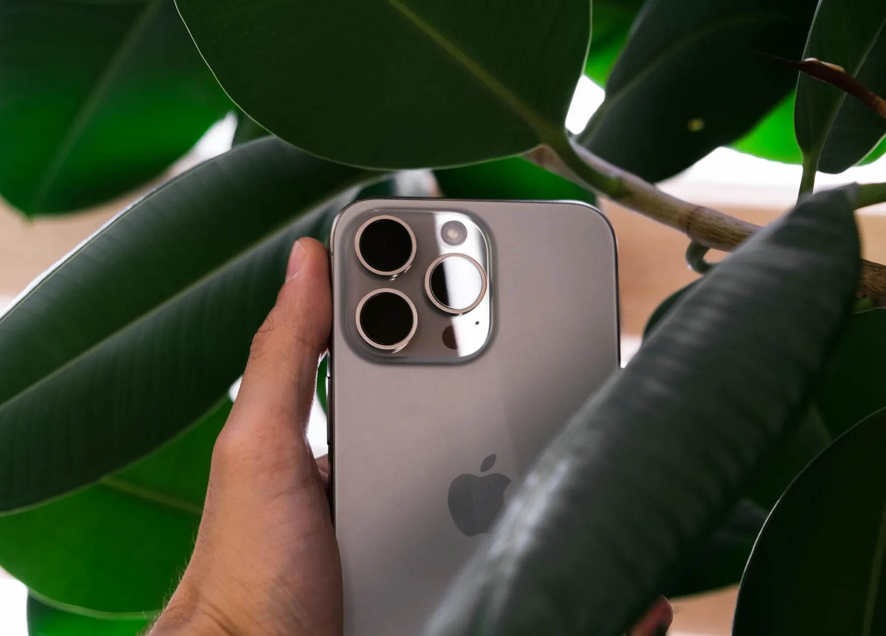 iPhone baterija spet na kritični točki? Tukaj so trije triki, ki vas rešijo živčnega zloma
