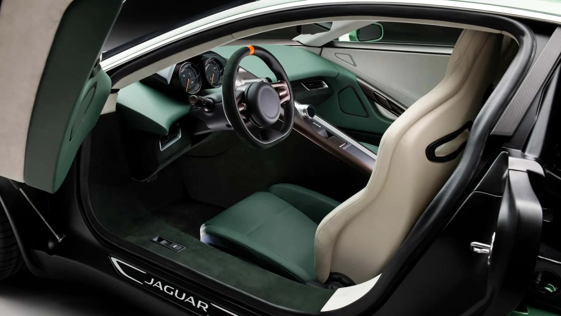 Jaguar C-X75: Filmski junak končno na cestah!
