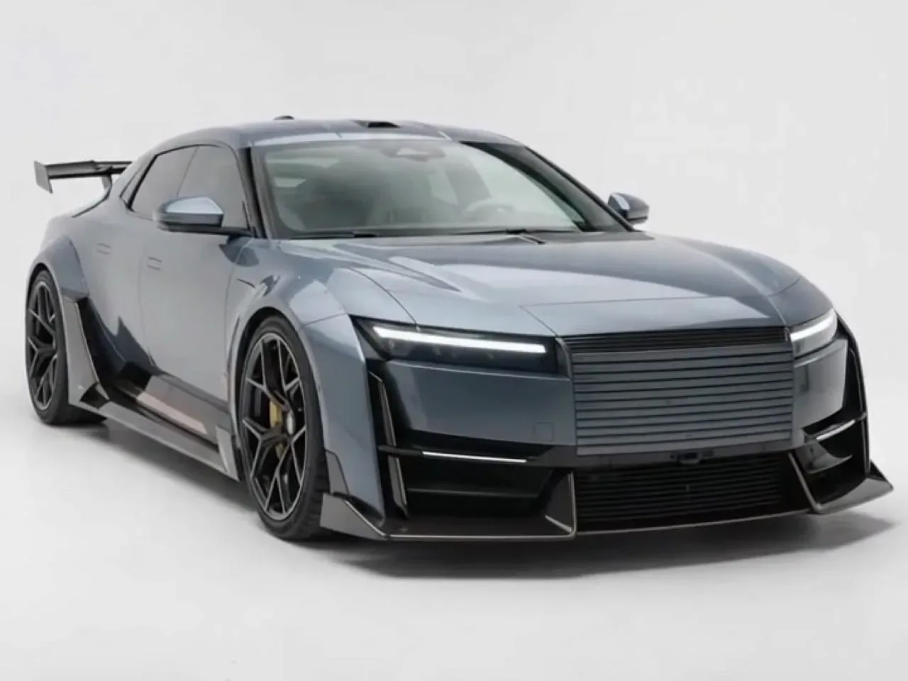 Jaguar Type 01 Sports Edition: Ko oblikovalec Carbon Noir dragi radijski sprejemnik spremeni v pravo zver