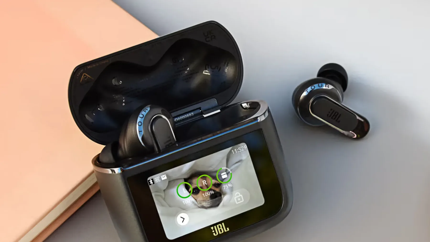 JBL Tour PRO 3: je vrhunec JBL brezžičnih slušalk