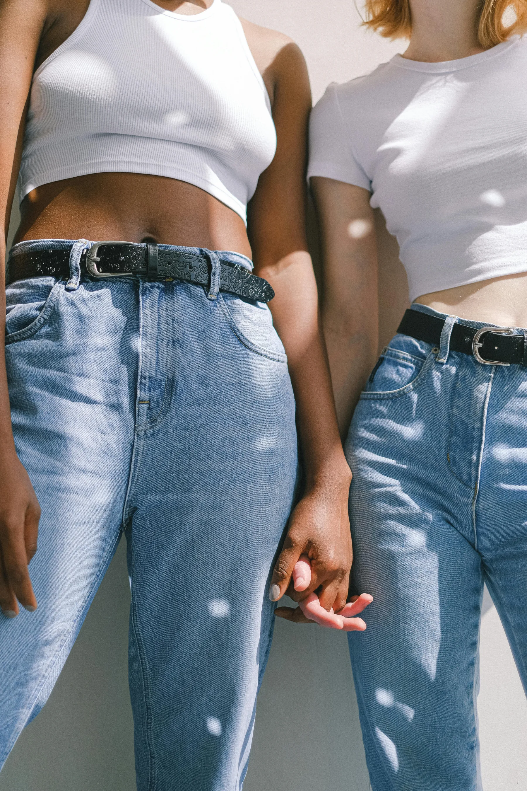 Jeans se vrača: zakaj so kavbojke ponovno na vrhu modne lestvice?