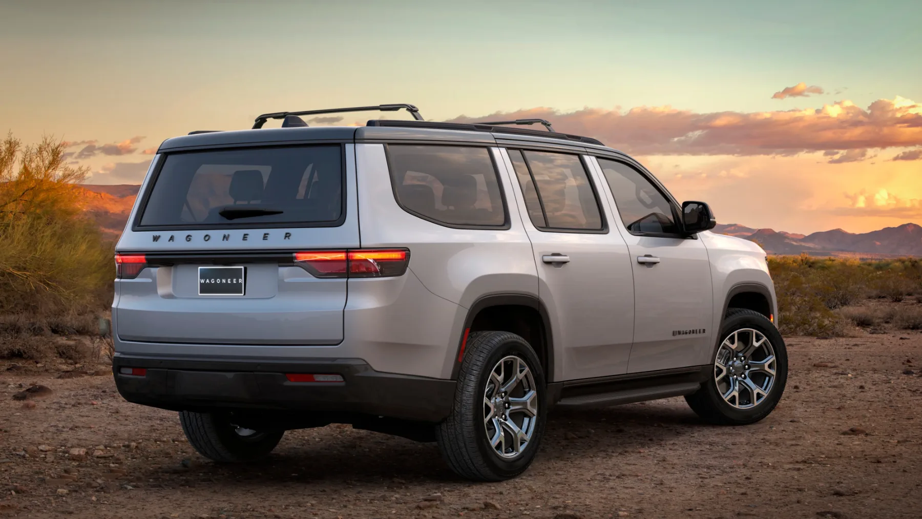 Jeep Wagoneer Overland 2025 – Prestiž s špricanjem blata