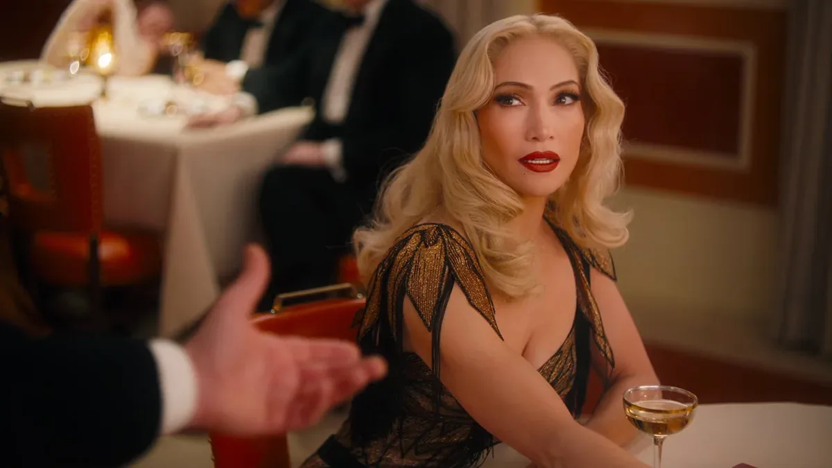 Jennifer Lopez v vlogi kot je še nismo videli: film Kiss of the Spider Woman prihaja kot glamurozna eksplozija emocij, glasbe in poguma