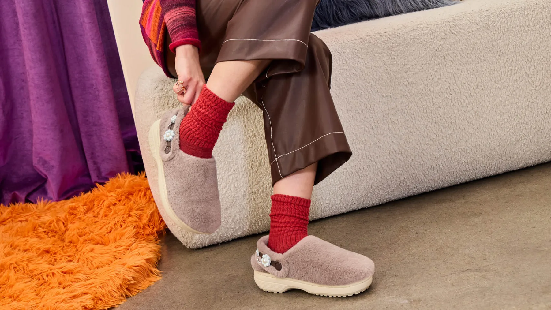 Jesenska modna napoved 2025: Crocs Classic Unfurgettable Clog je obutev, ki bo prevladovala to sezono