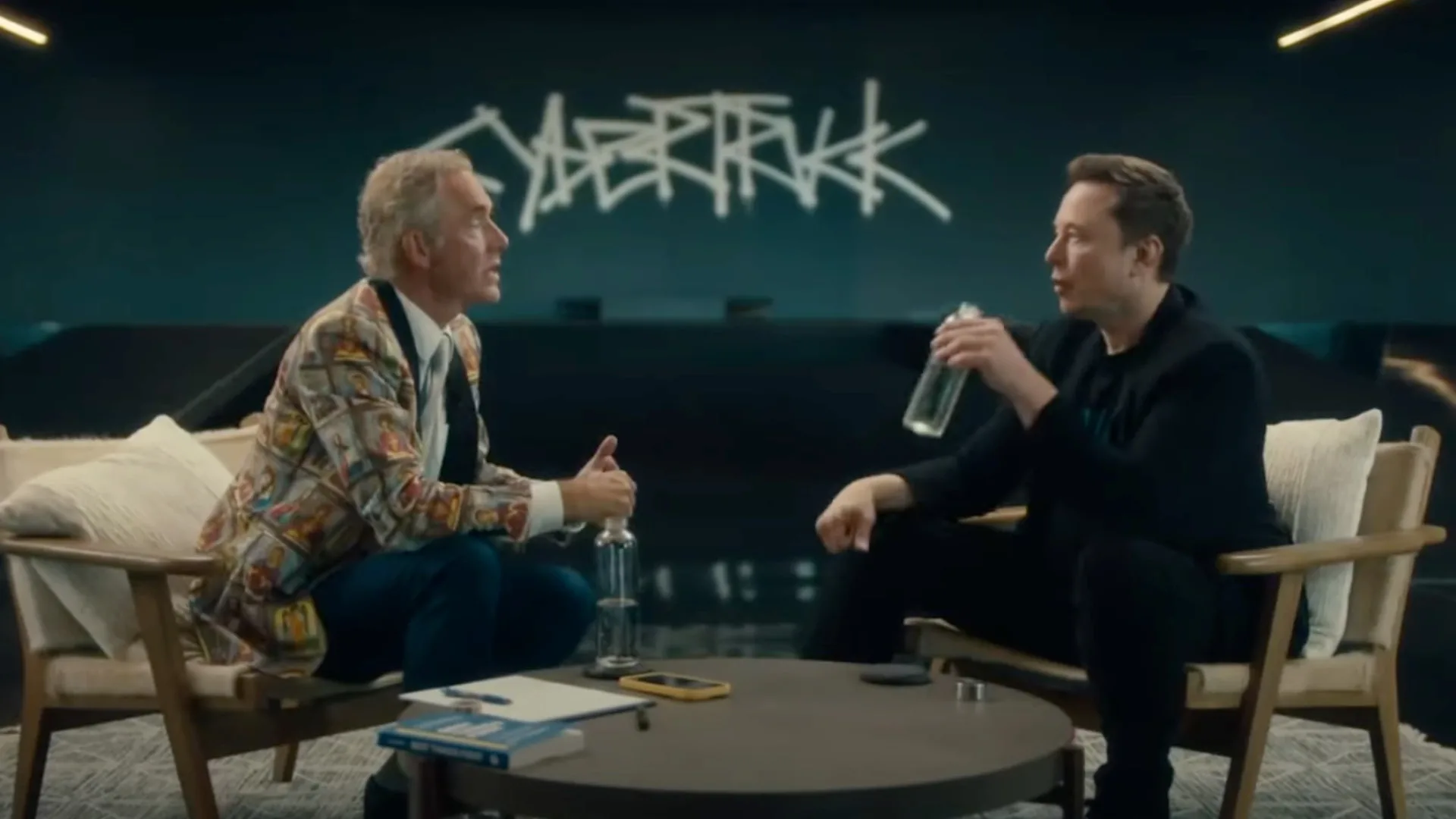 Jordan Peterson in Elon Musk v intervjuju leta – poglejte zakaj gori internet?!