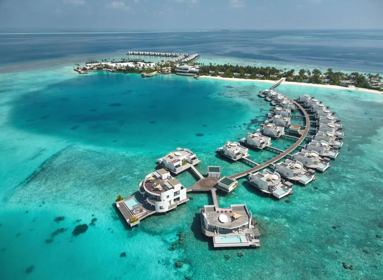 Jumeirah Olhahali Island Maldives: hedonistični hotel v objemu razkošja in naravne lepote