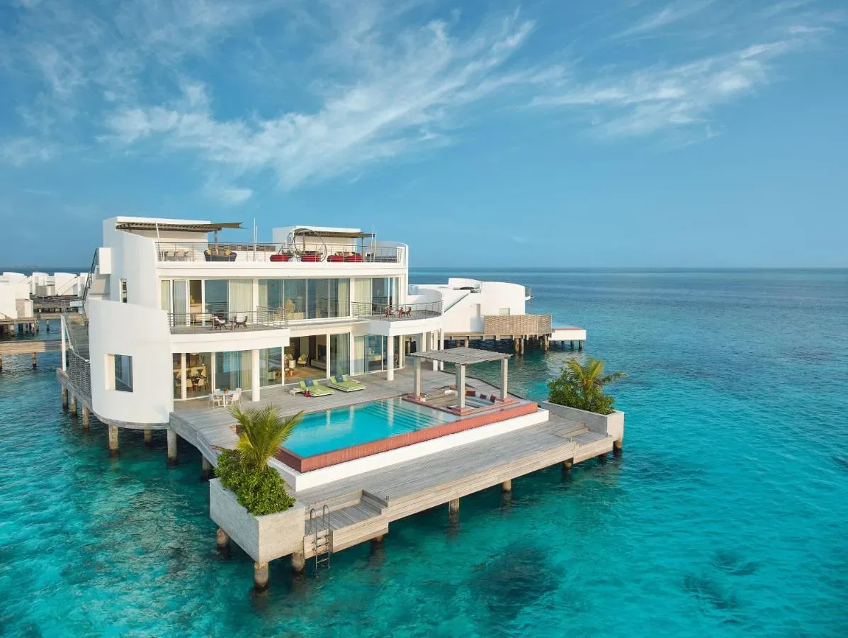 Jumeirah Olhahali Island Maldives: hedonistični hotel v objemu razkošja in naravne lepote