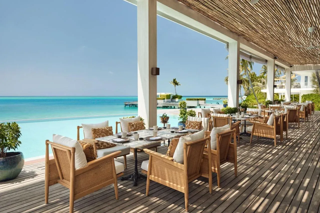Jumeirah Olhahali Island Maldives: hedonistični hotel v objemu razkošja in naravne lepote