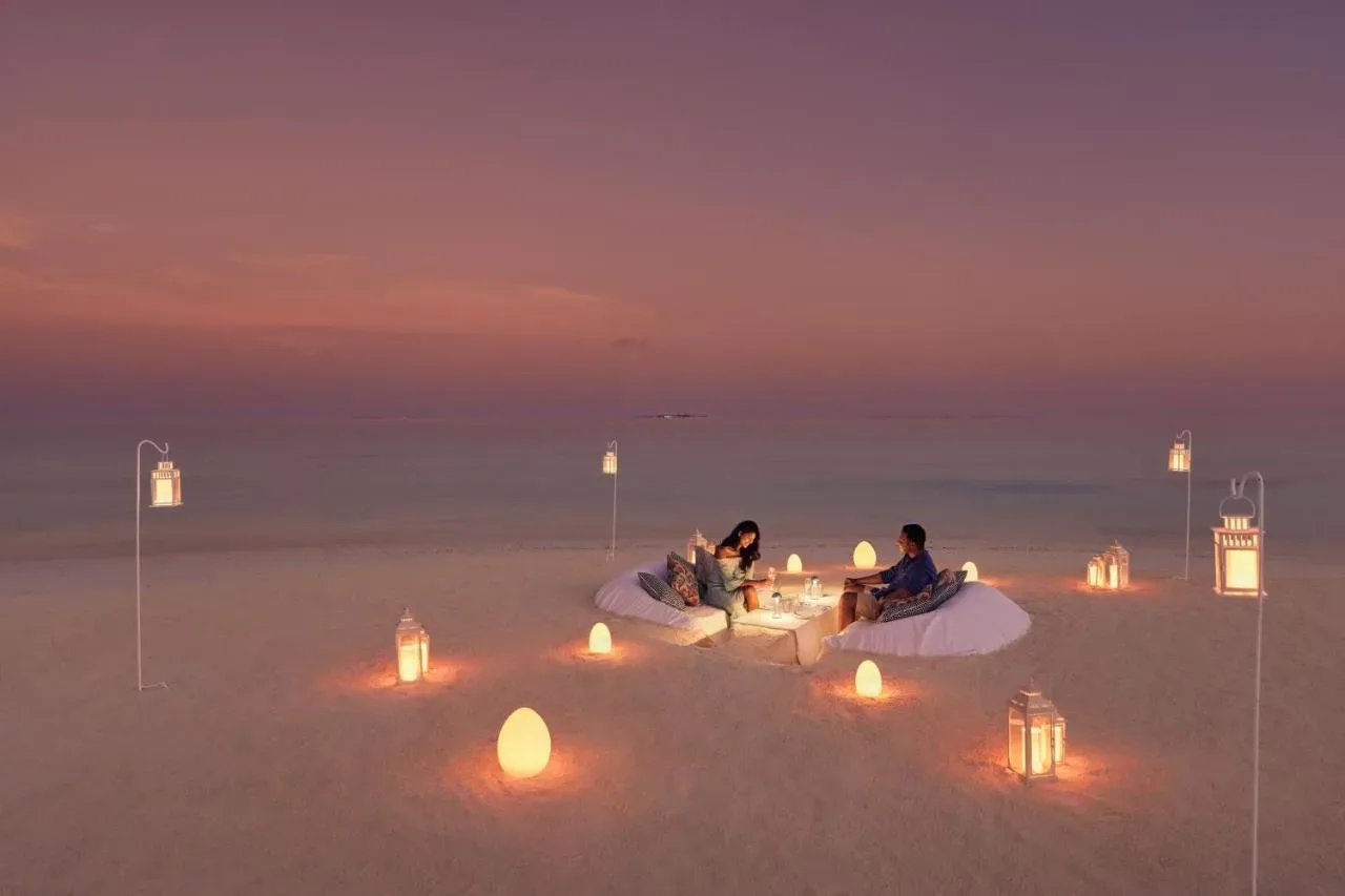 Jumeirah Olhahali Island Maldives: hedonistični hotel v objemu razkošja in naravne lepote