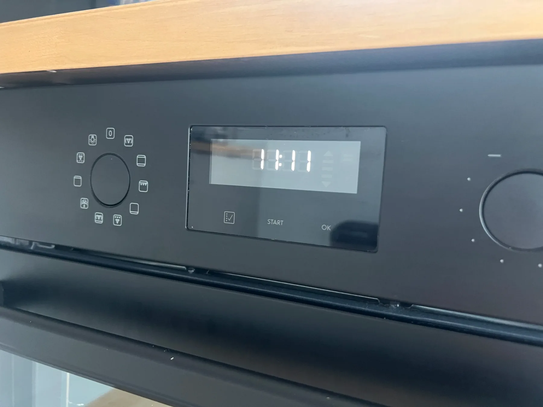 Kaj vam sporoča vesolje, ko na uri zagledate 11:11?