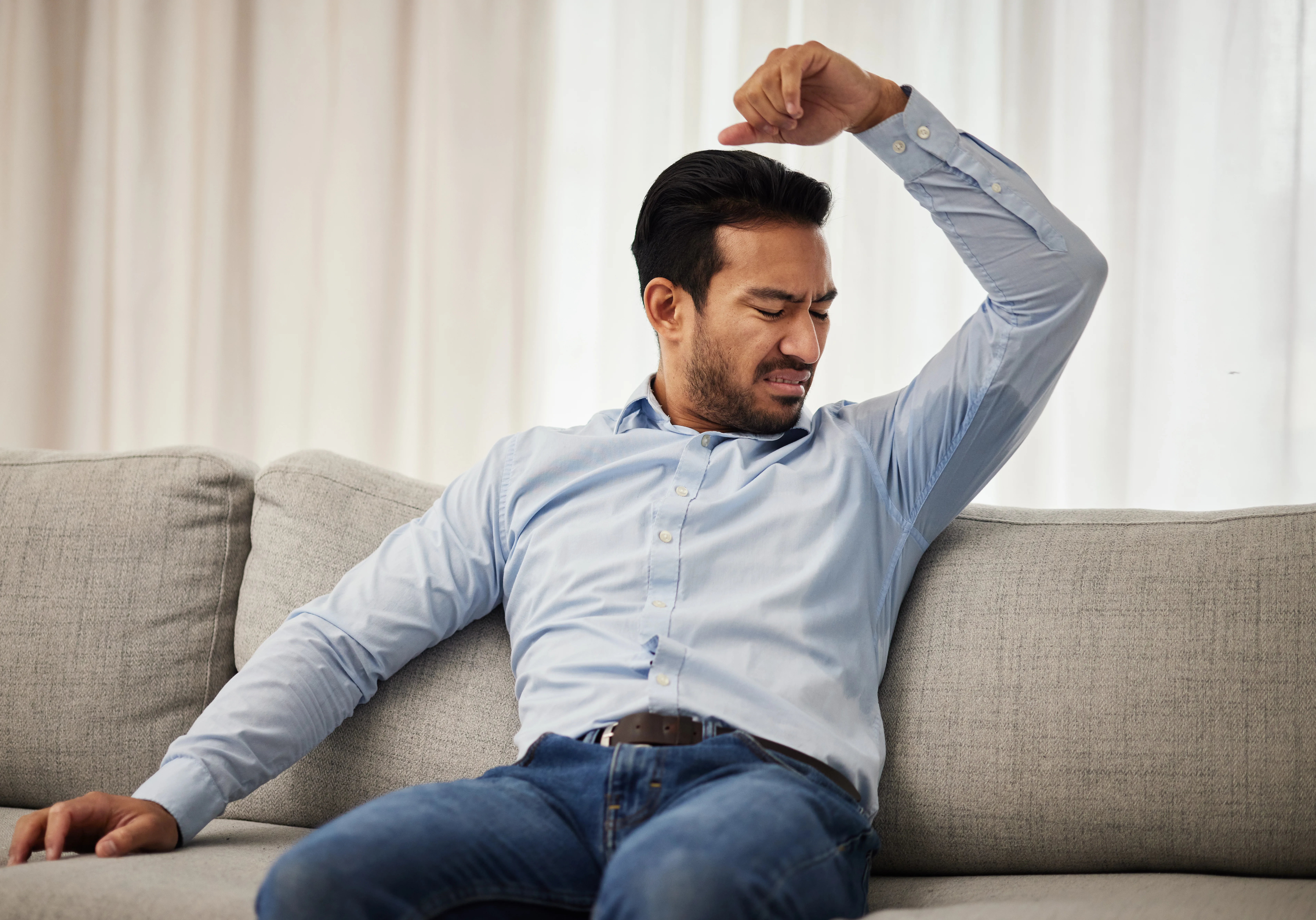 Kako preprečiti potenje: dermatologi opozarjajo na napako, ki povzroča obilno potenje