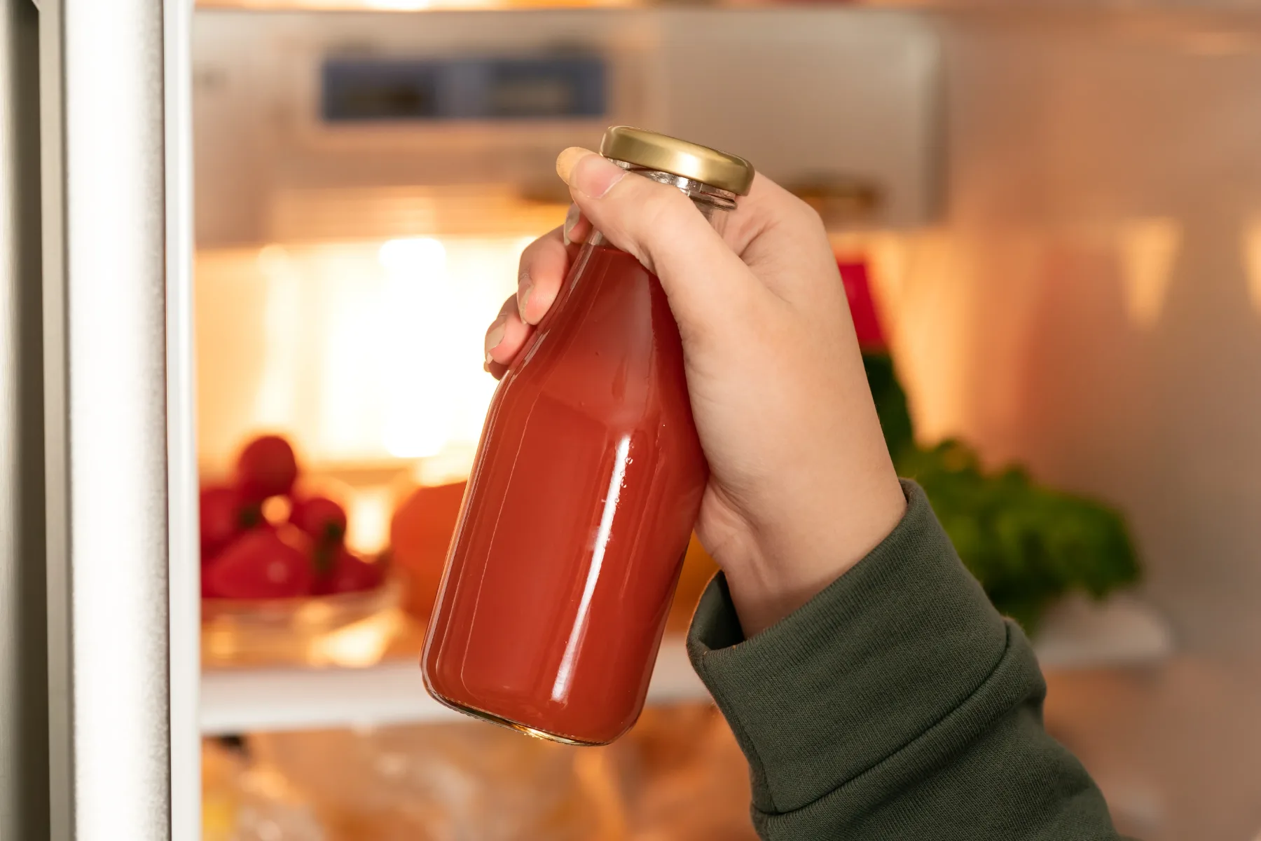 Kako shraniti bolonjsko, paradižnikovo ali pesto omako v hladilniku tudi več mesecev – s preprostim trikom, ki ga poznajo le italijanske none!