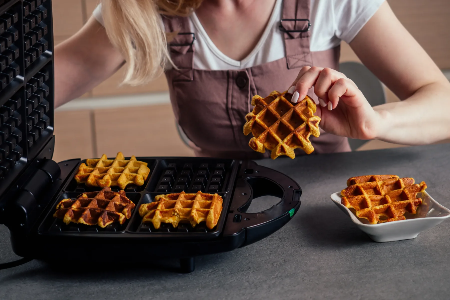 Kako speči najbolj puhaste waffle? Trik je v eni sestavini!