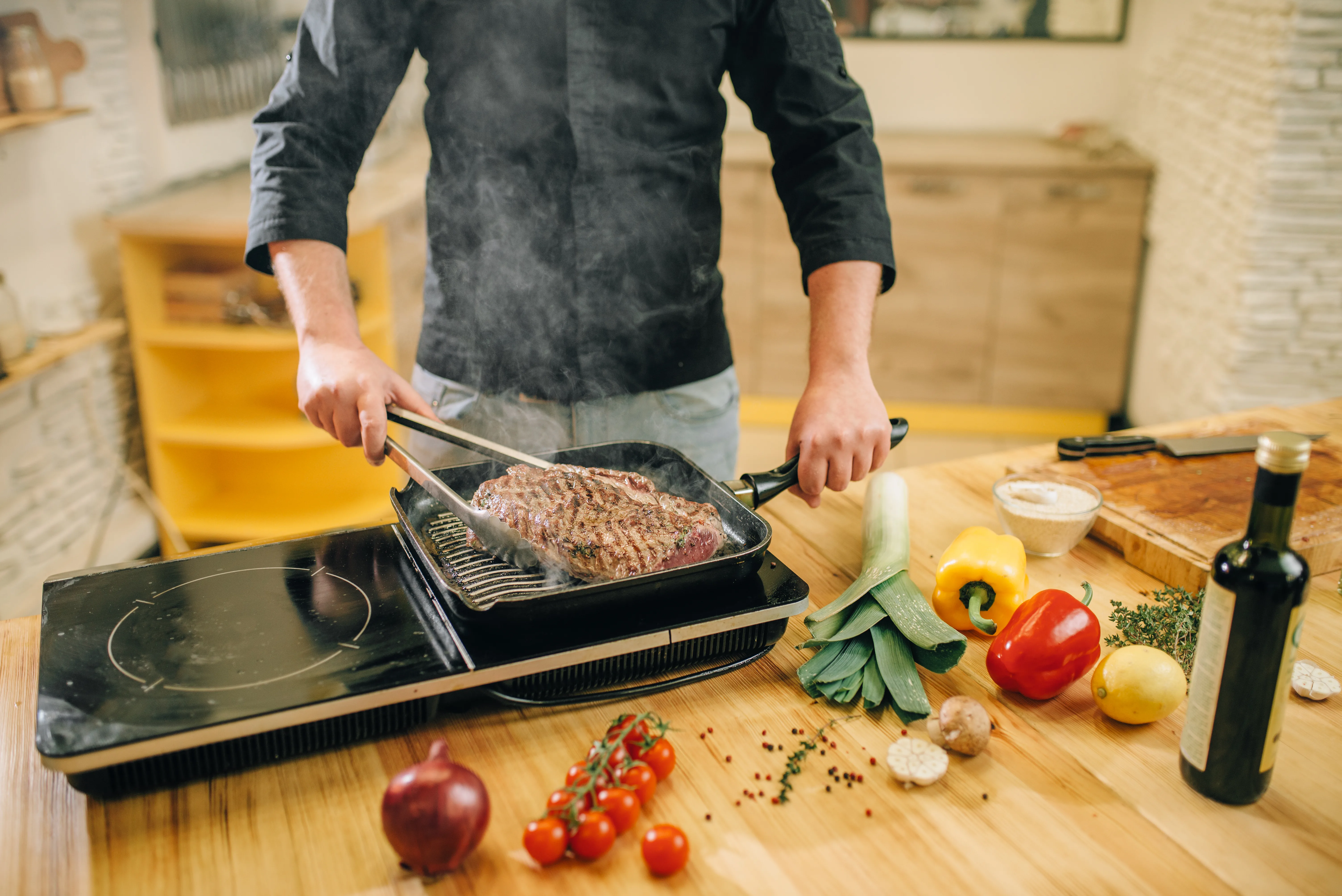 Kako speči popoln “steak”: koraki do sočnega in okusnega obroka