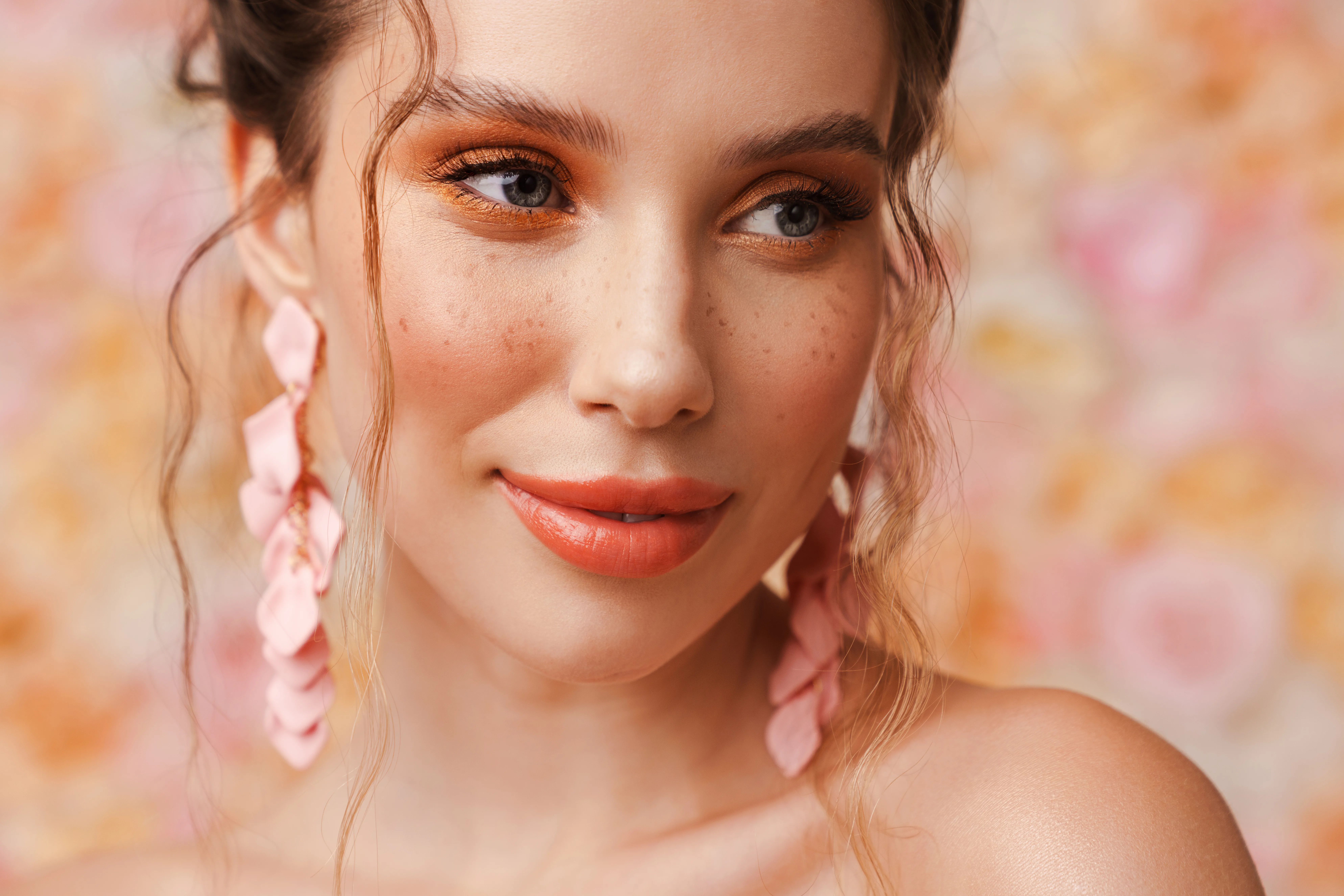 Kako ustvariti poletni makeup videz “Peachy Beachy Summer”