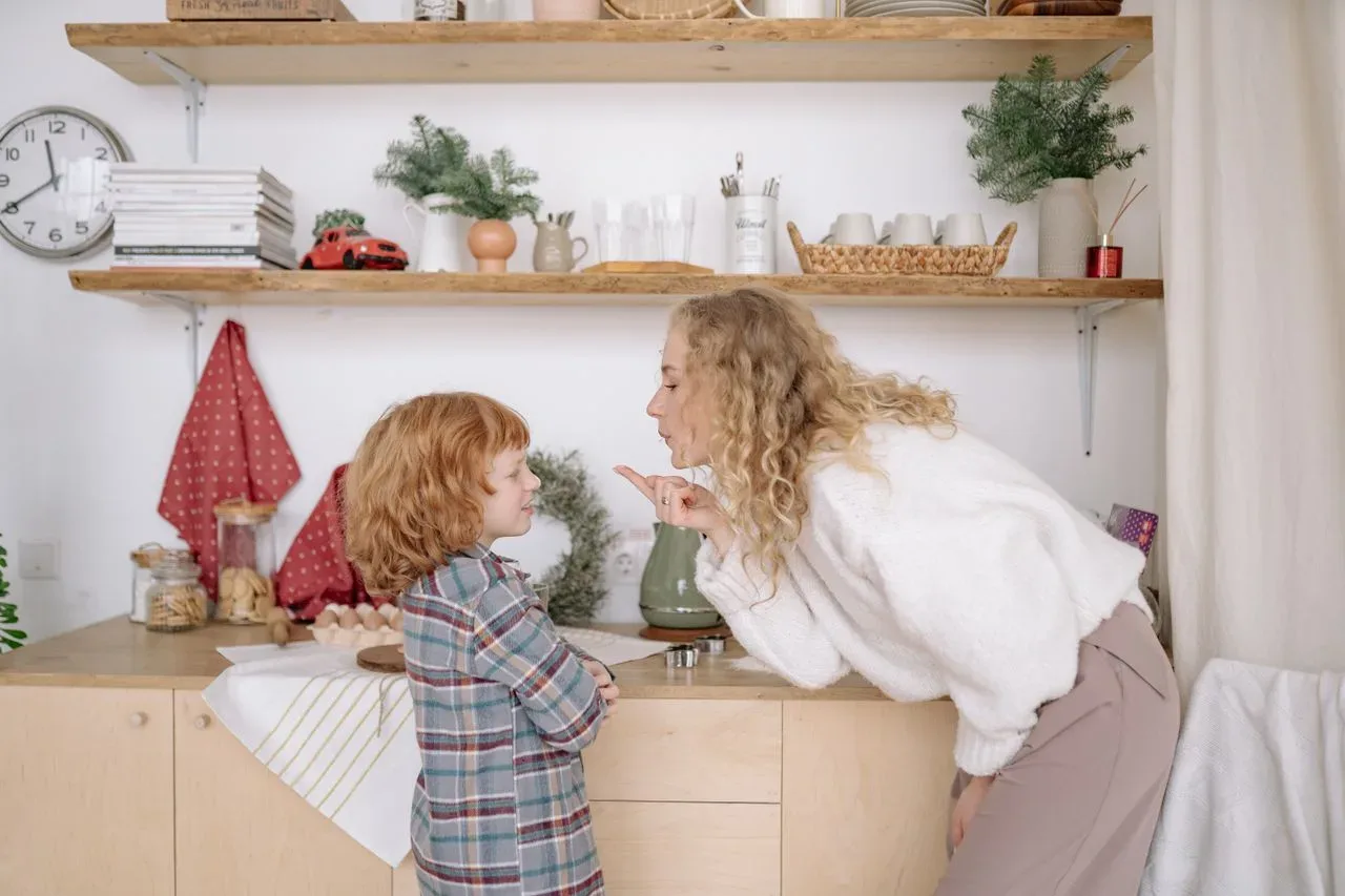 Kako vzgojiti čustveno inteligentnega otroka: 4 napake, ki jih starši delajo iz ljubezni