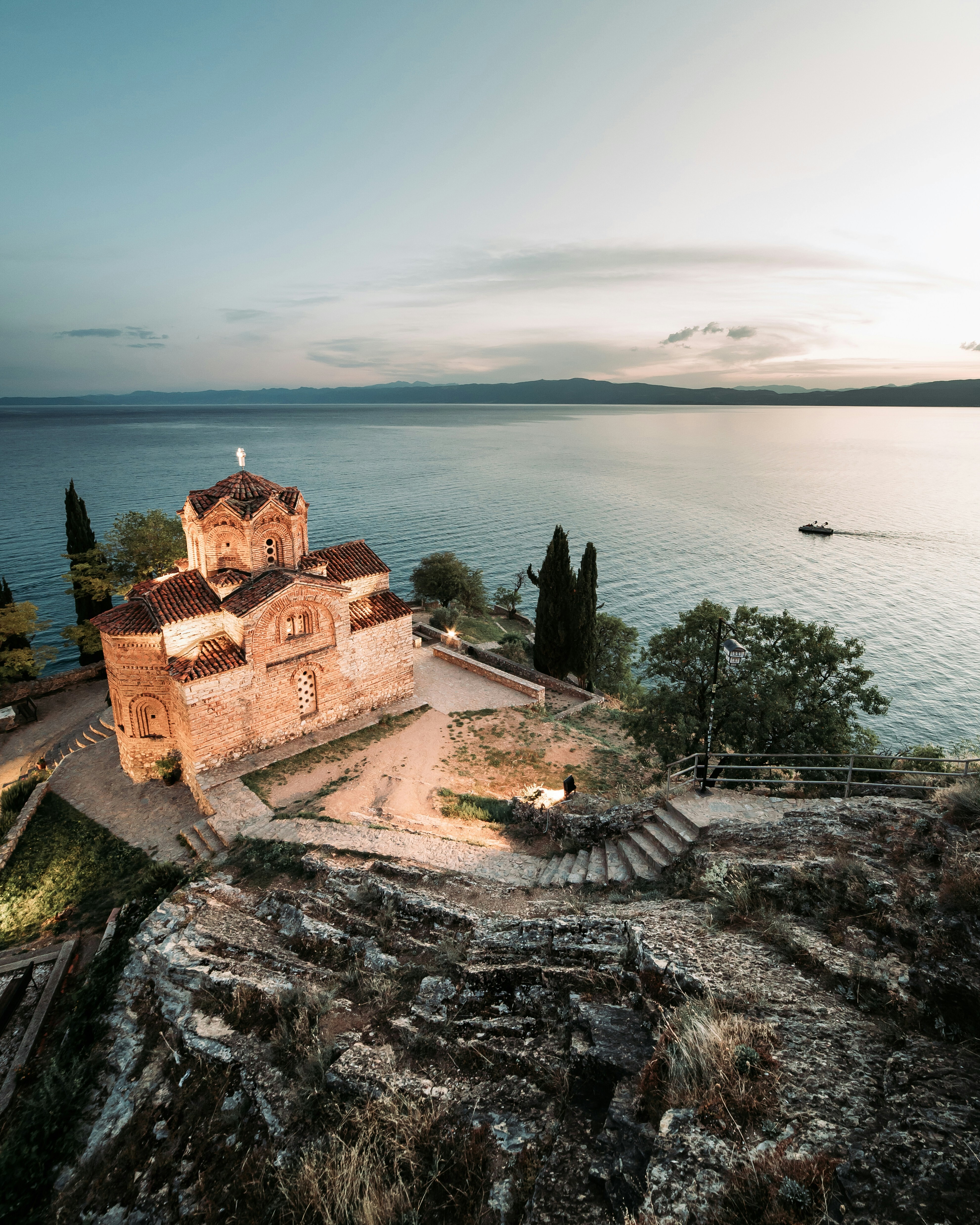 Kam na poceni počitnice: 10 destinacij za ugodno potovanje v letu 2024