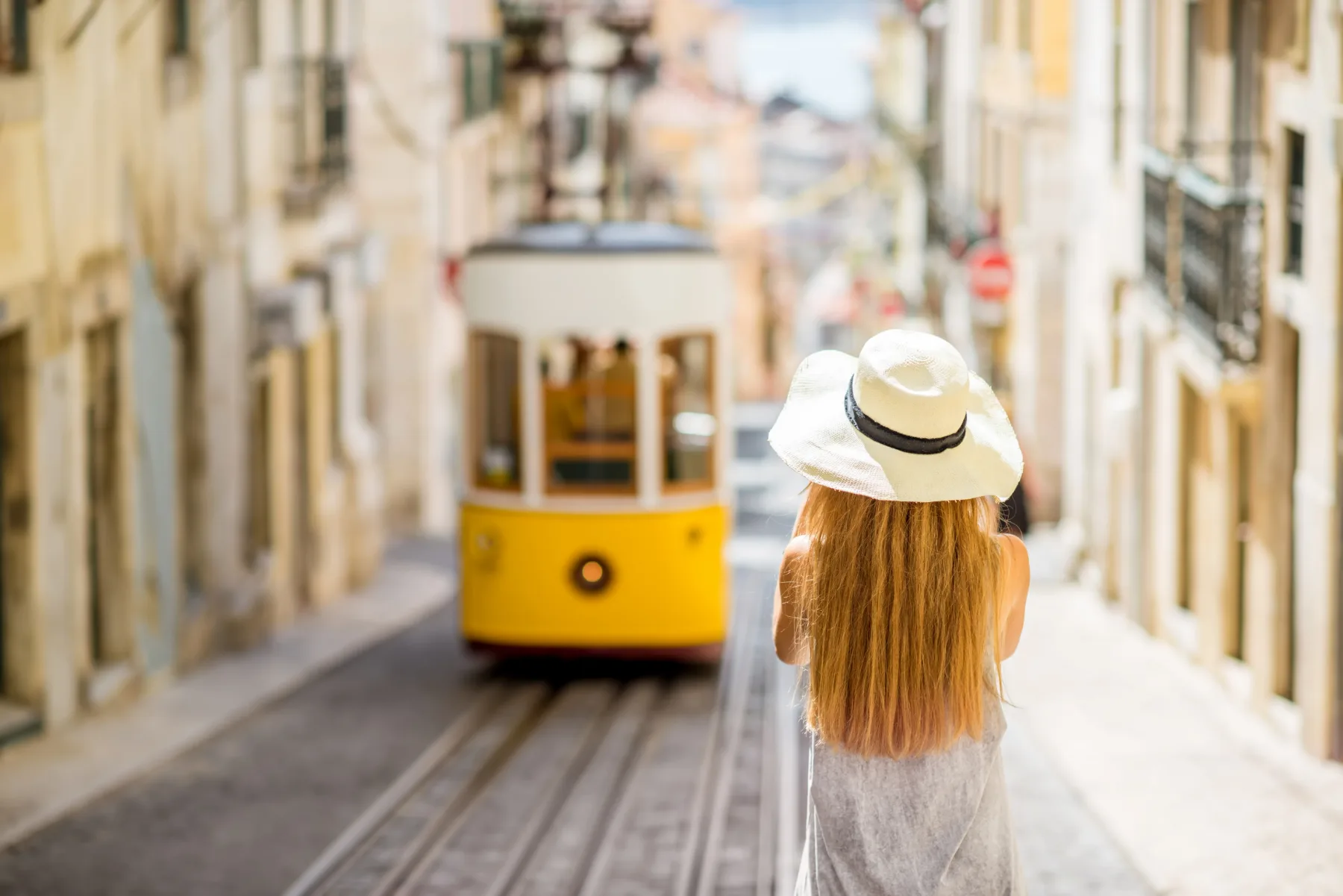 Kam potovati v jeseni? Čudovita mesta, kjer je jeseni še vedno toplo – a brez gneče turistov
