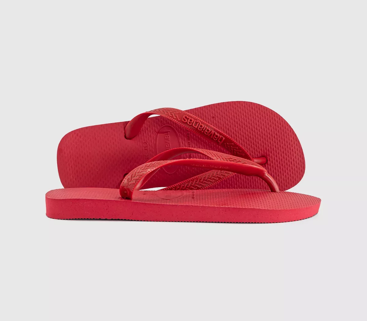 Katere barve japonk bomo nosili poleti 2026? Havaianas razkrivajo najbolj zaželen odtenek