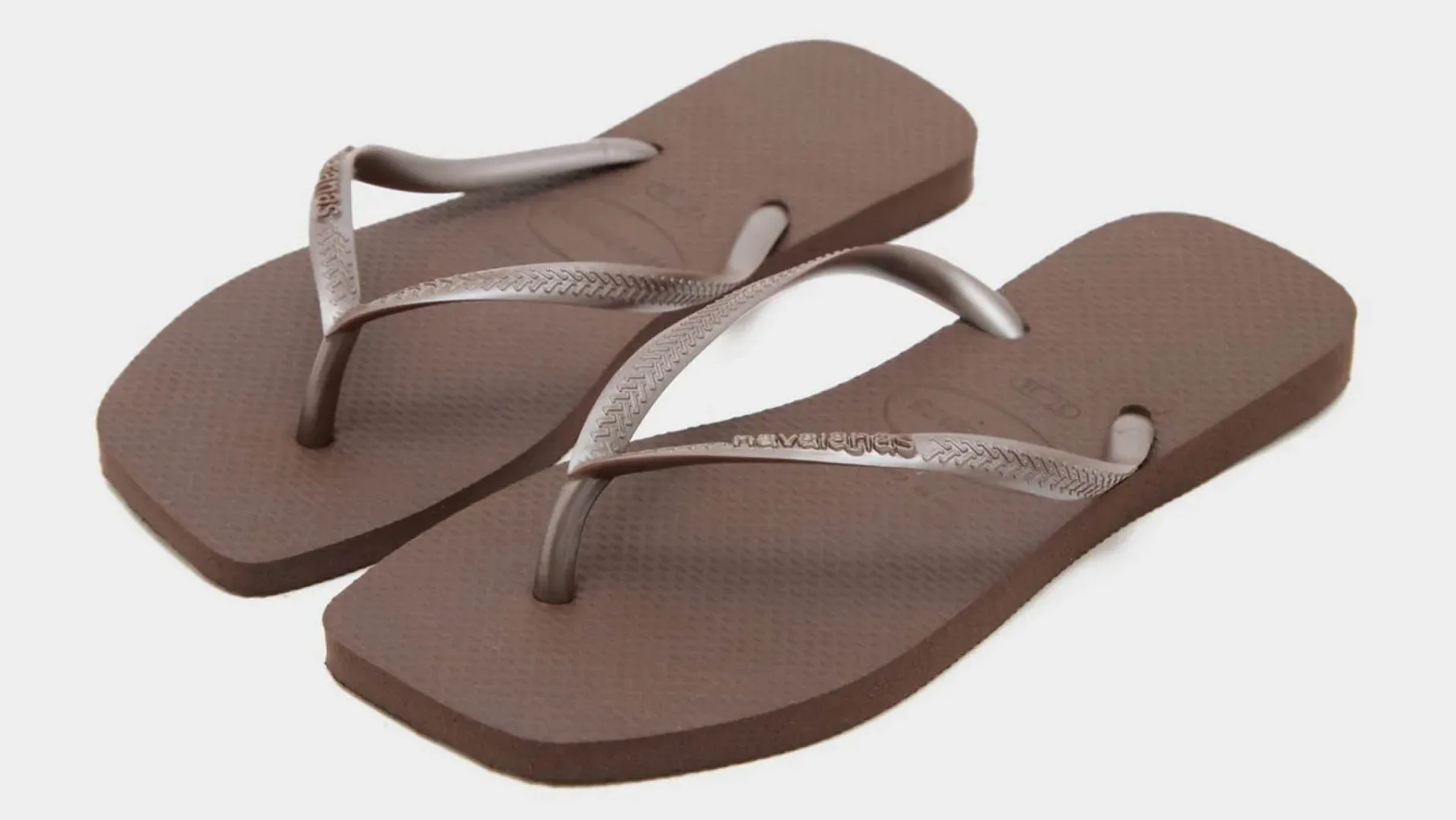 Katere barve japonk bomo nosili poleti 2026? Havaianas razkrivajo najbolj zaželen odtenek