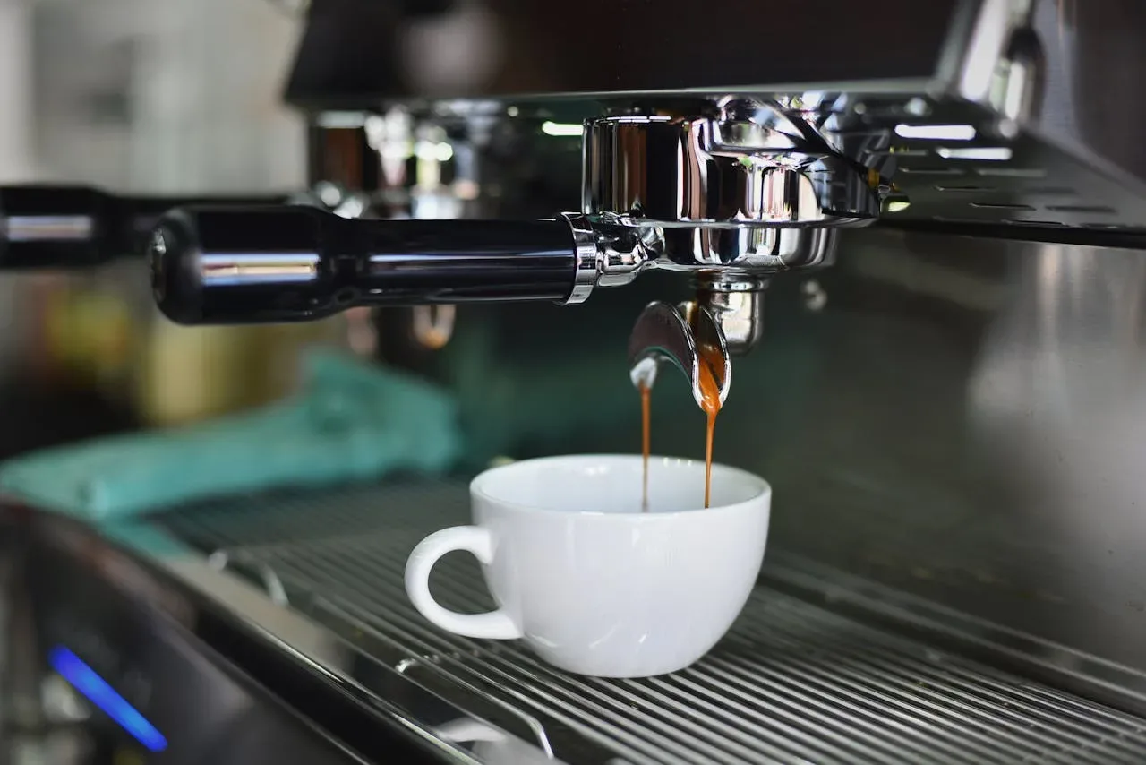 Katero kavo pijete vsako jutro? Instant, turška ali filter kava: Ena je zaveznica srca, druga pa nevarno dviguje holesterol