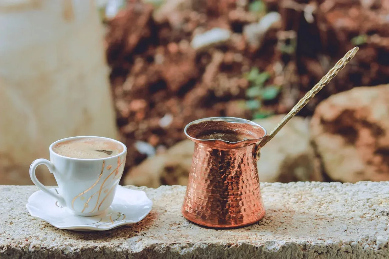 Katero kavo pijete vsako jutro? Instant, turška ali filter kava: Ena je zaveznica srca, druga pa nevarno dviguje holesterol
