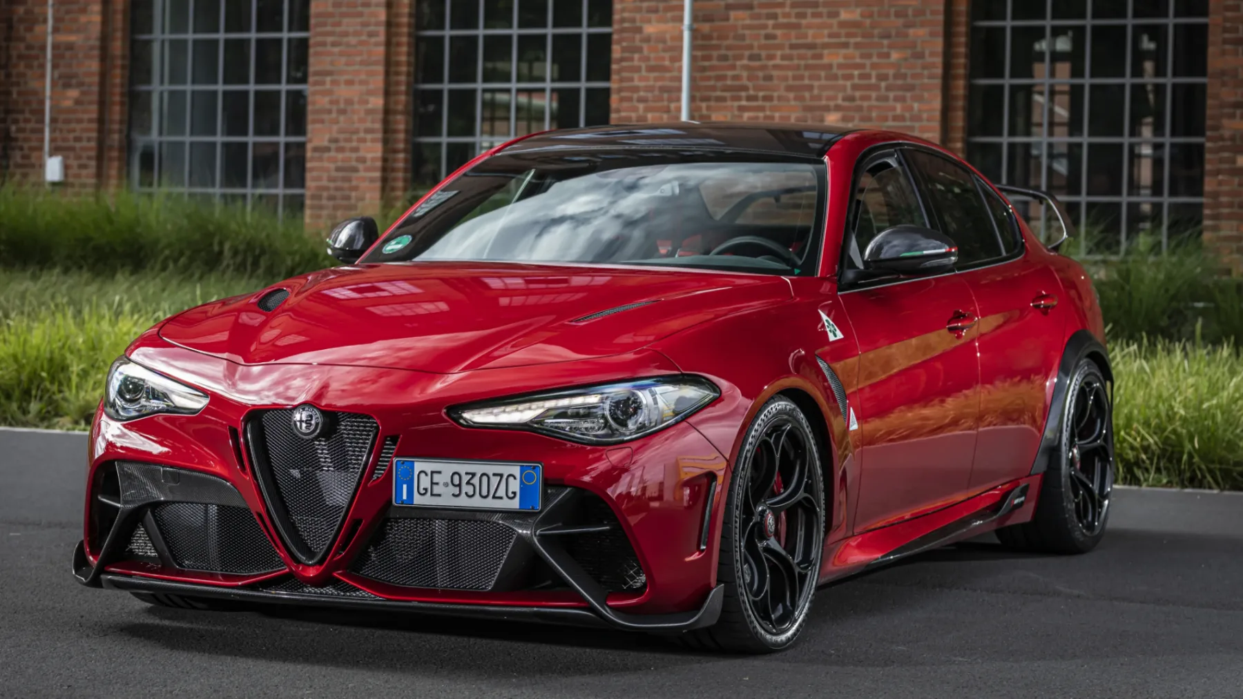 Kdo bo preživel prehod na EV?! Alfa Romeo ali Maserati ‘Delo bo – ogromno.’