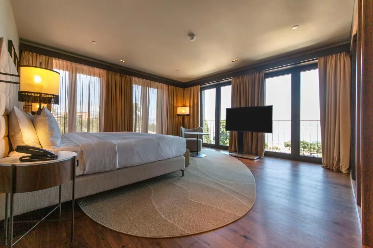 Keight Hotel Opatija: Hiltonov dragulj na hrvaški obali, kjer luksuz sreča sproščeno uživanje