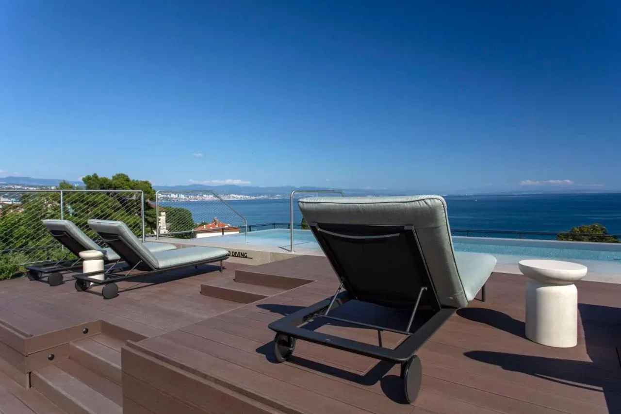 Keight Hotel Opatija: Hiltonov dragulj na hrvaški obali, kjer luksuz sreča sproščeno uživanje