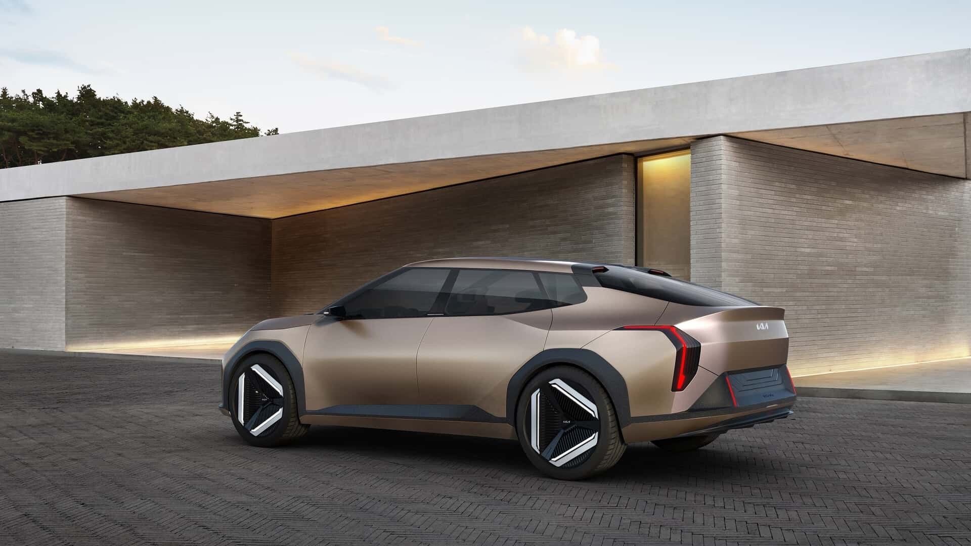 Kia EV4 Concept: je električni Stinger, ki bo zapeljal na ceste 2025