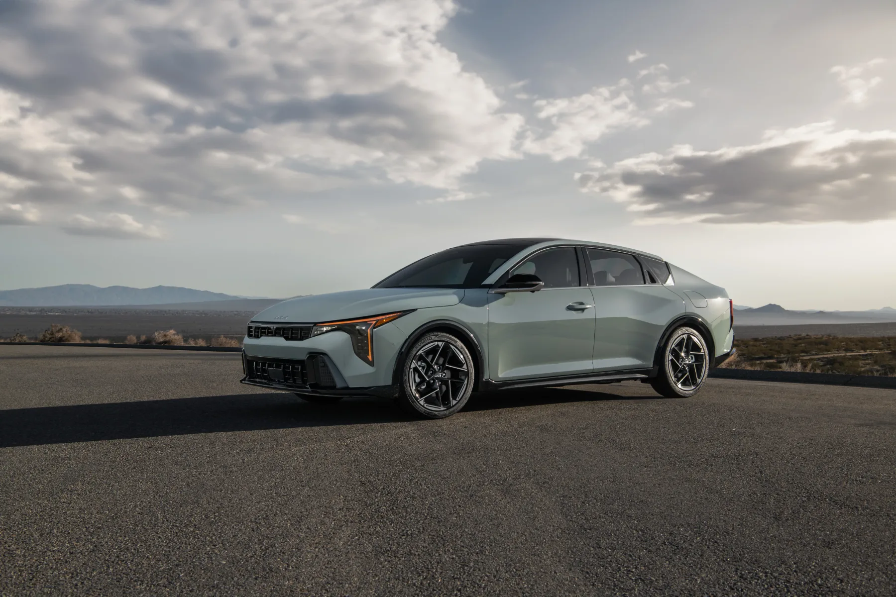 Kia K4 2025: prihodnost kompaktnih športnih limuzin je tukaj