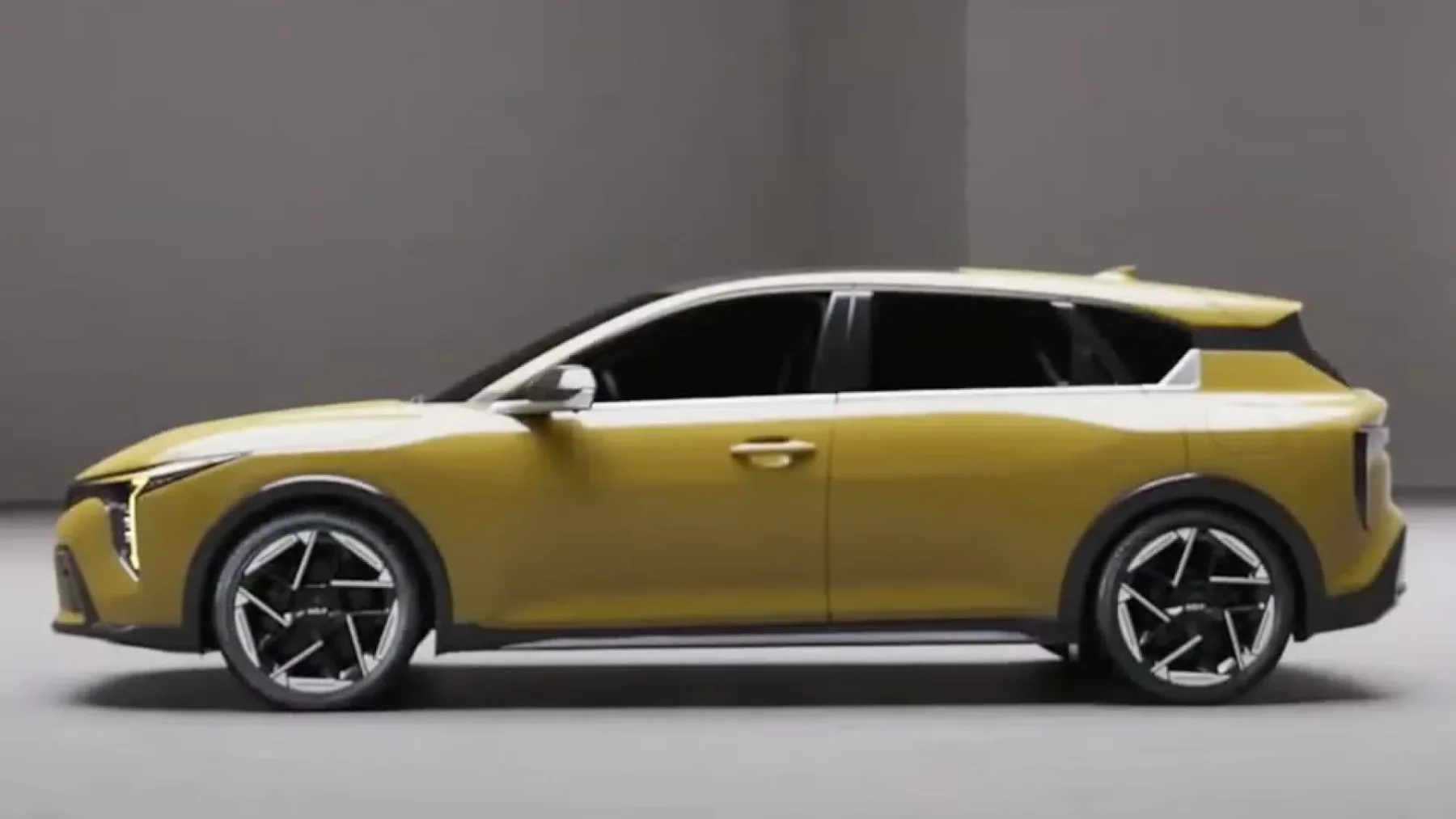 Kia K4 2025: prihodnost kompaktnih športnih limuzin je tukaj