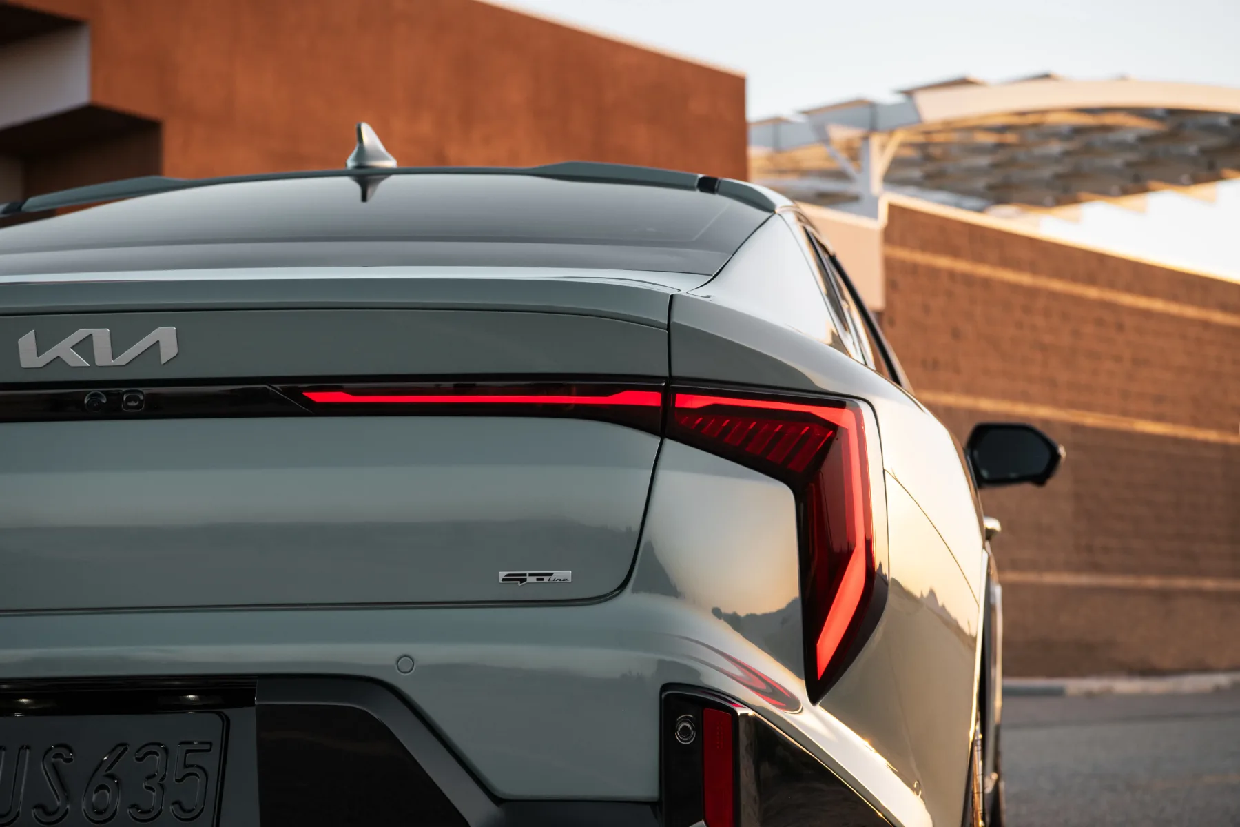 Kia K4 2025: prihodnost kompaktnih športnih limuzin je tukaj