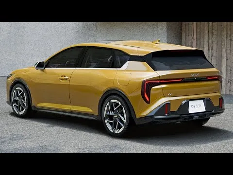 Kia K4 2025: prihodnost kompaktnih športnih limuzin je tukaj