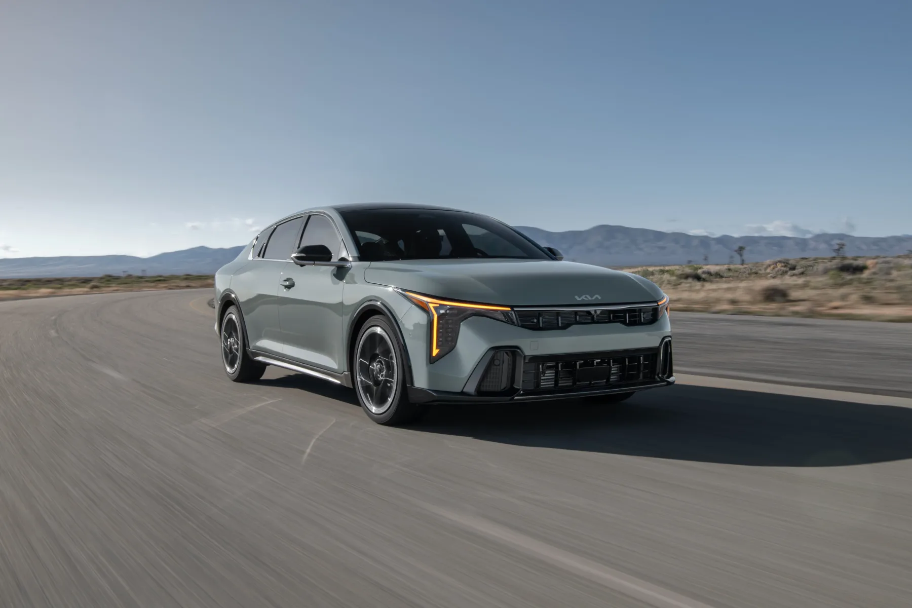 Kia K4 2025: prihodnost kompaktnih športnih limuzin je tukaj