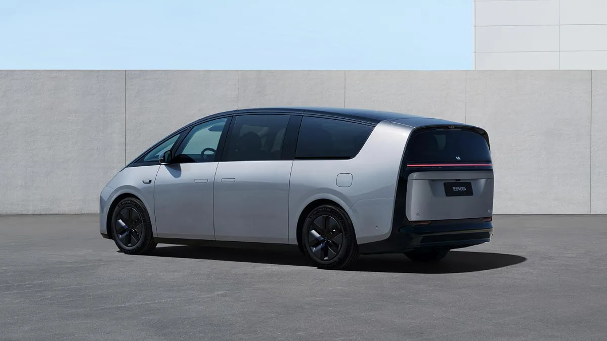 Kitajski CyberVan – Li Mega 2024 – je električna vesoljska ladija med poslovnimi kombiji