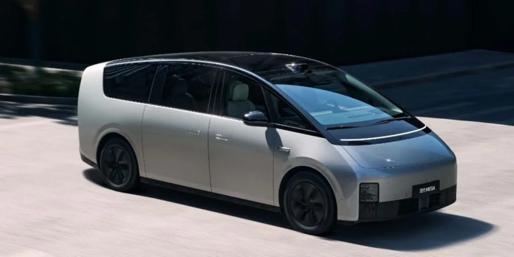 Kitajski CyberVan – Li Mega 2024 – je električna vesoljska ladija med poslovnimi kombiji