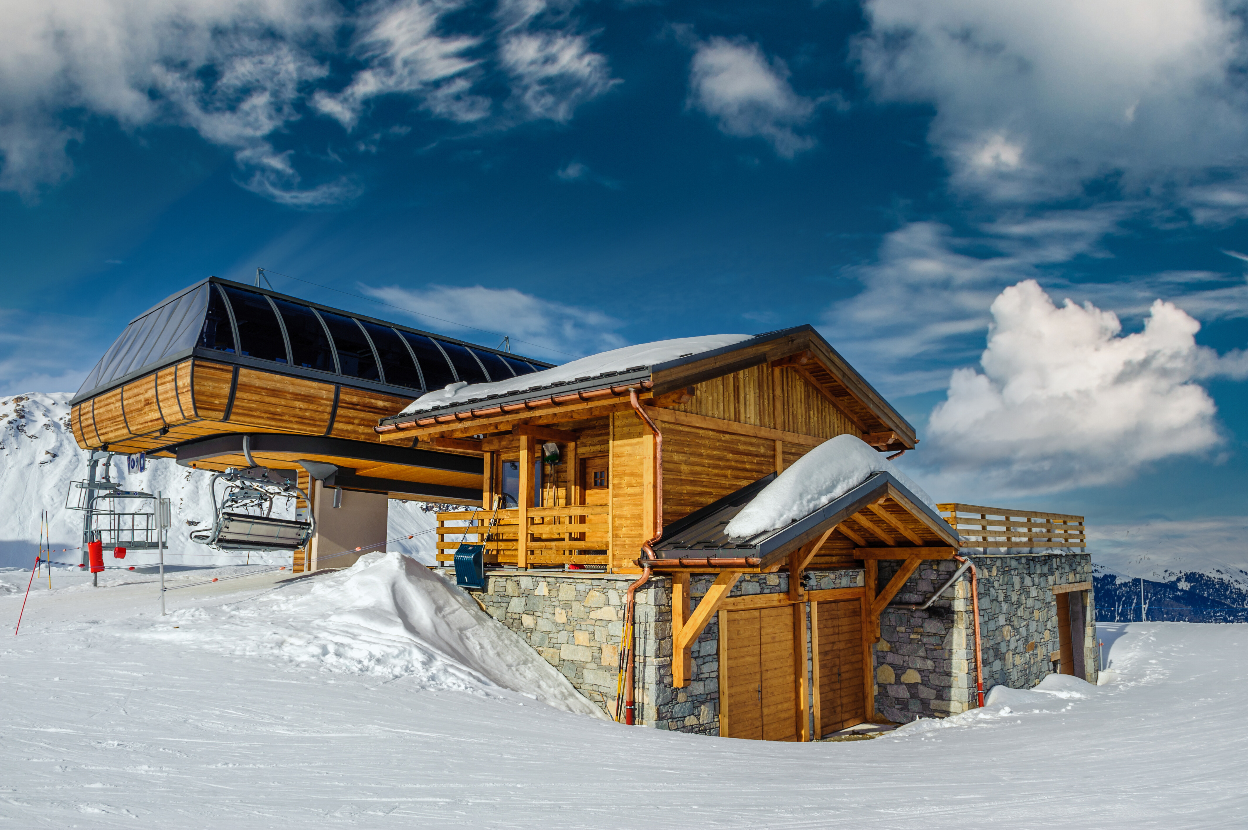 Kje vas čaka najboljša Après-Ski zabava: evropska smučišča za nepozabne aktivnosti po smučanju