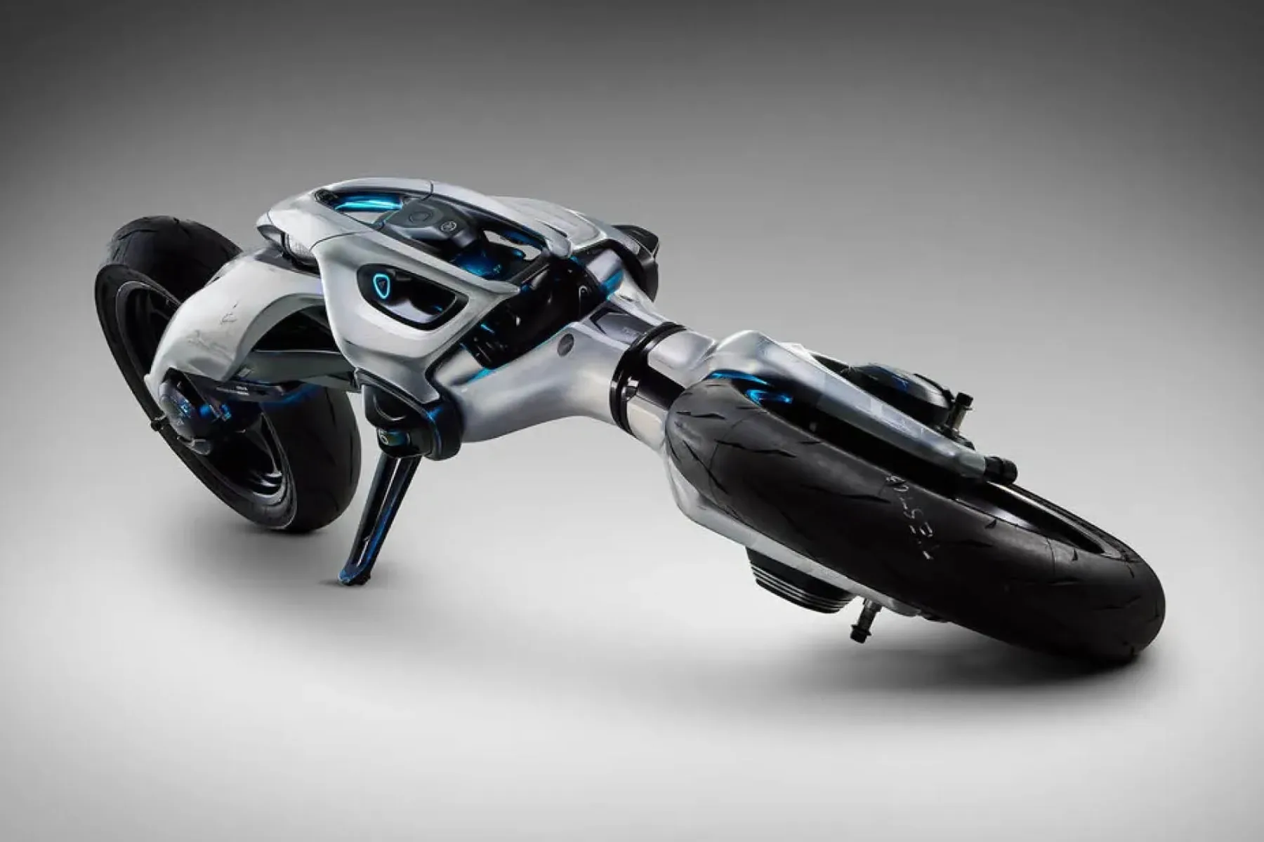 Ko motor spozna dušo: Yamaha MOTOROiD:Λ redefinira razmerje človek–stroj