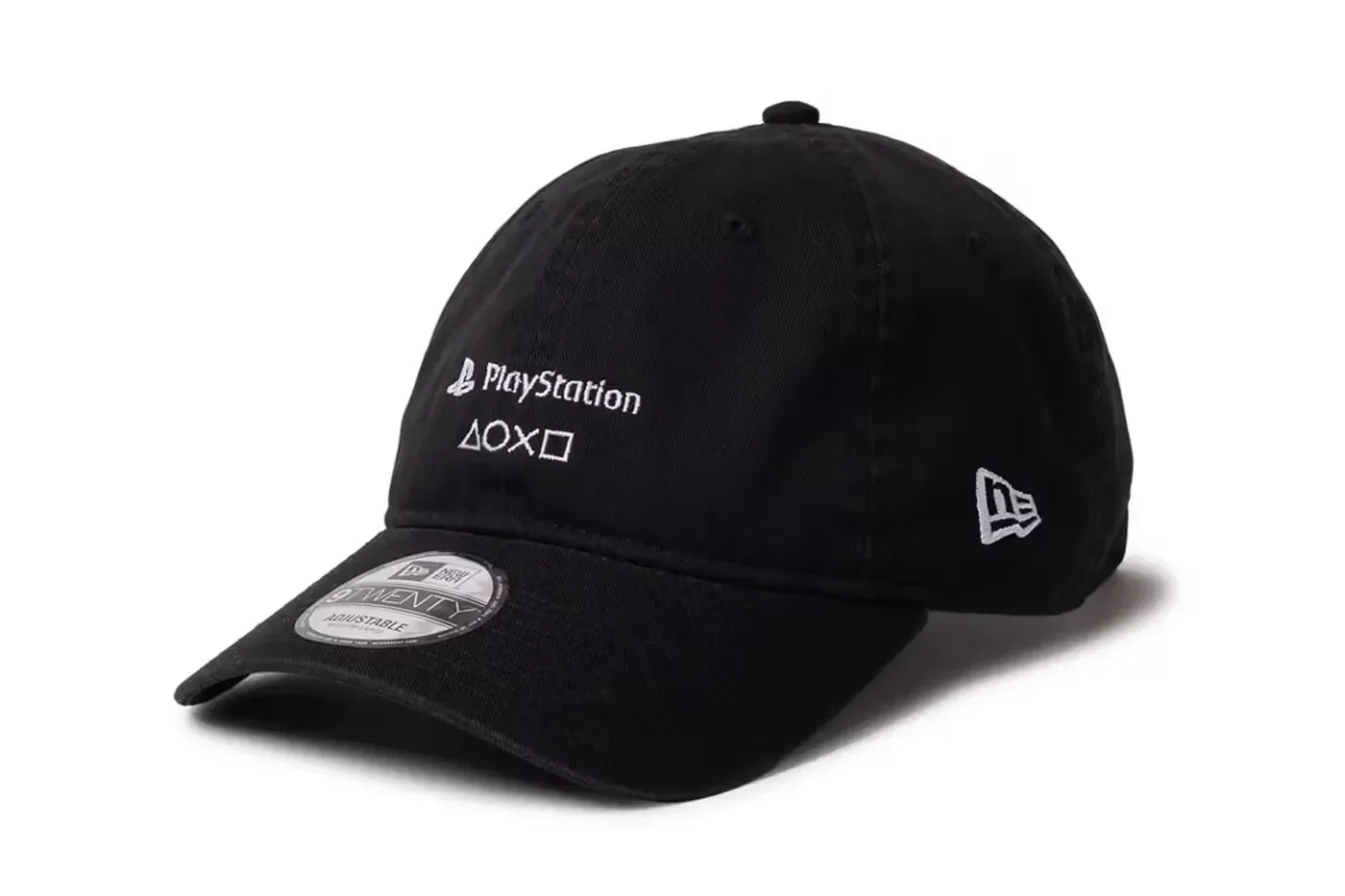 Ko se srečata legendi: New Era x PlayStation z novo modno kolekcijo za “level up” vaše garderobe