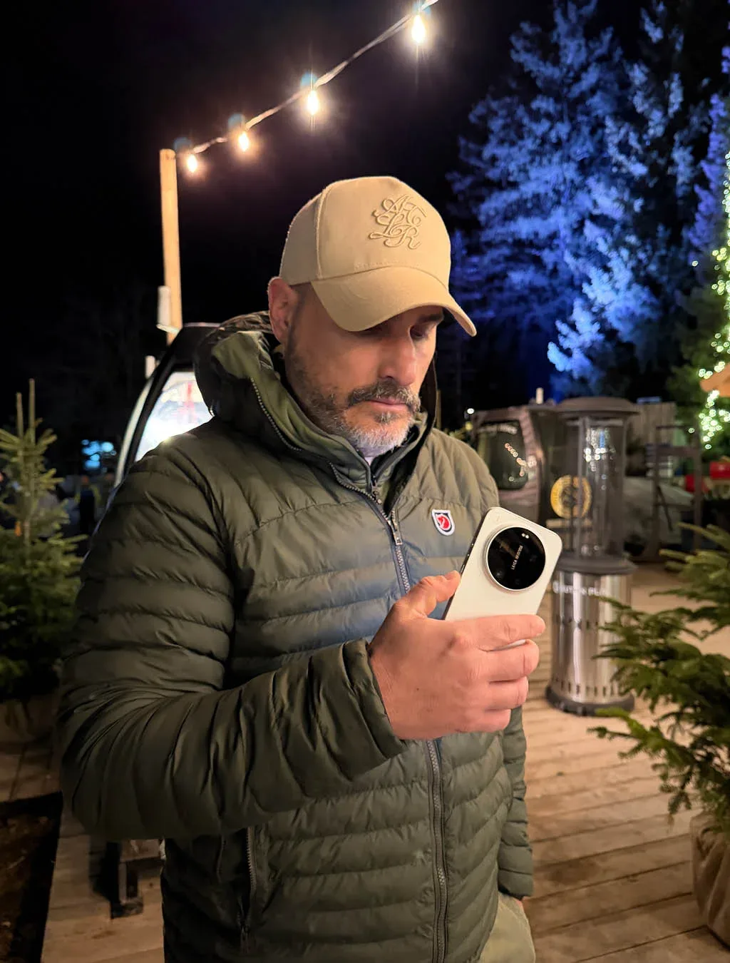 Ko ugasnejo žičnice, se prava zgodba šele začne: Testirali smo Xiaomi 17 Ultra v nočni Kranjski Gori