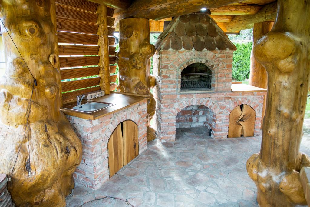 Koča na vasi: luksuzna počitniška hiška z jacuzzijem pod zvezdami