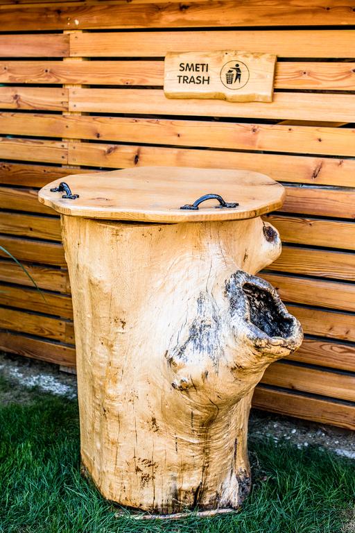 Koča na vasi: luksuzna počitniška hiška z jacuzzijem pod zvezdami