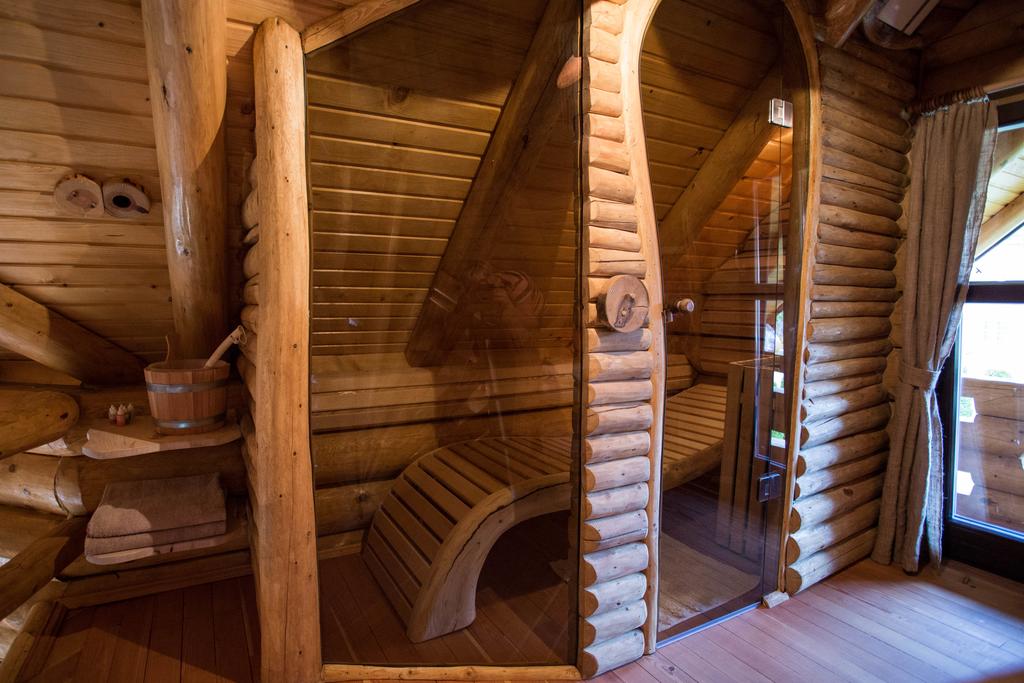 Koča na vasi: luksuzna počitniška hiška z jacuzzijem pod zvezdami