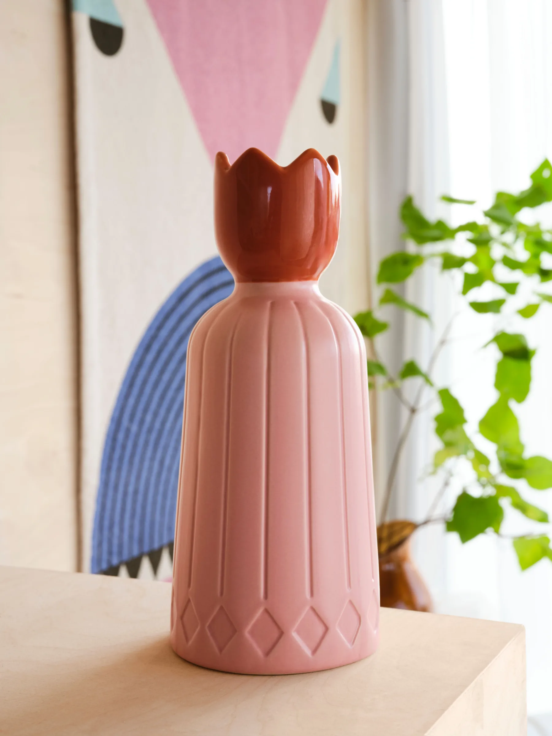 Kolekcija OMMJÄNGE by IKEA: Ko švedska folklora postane sodoben dizajn za majhna stanovanja