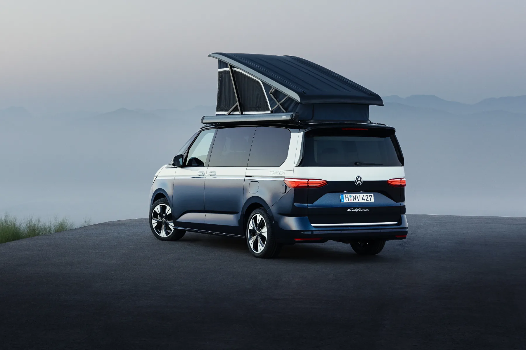 Kolumna: 1 liter na 100 km in postelja na strehi – VW California Hibird je najpametnejši “overland” luksuz ta hip